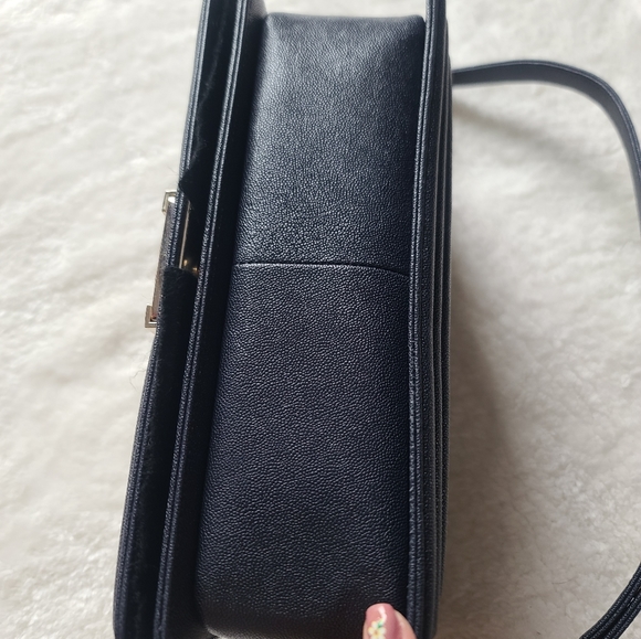 Chanel Old Medium Boy - Picture 3 of 14